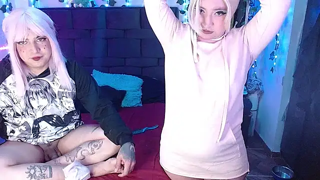 Snapshot of the_lesbian_game chatting on September 24, 3:32 am the lesbian game online show from September 24, 3:32 am