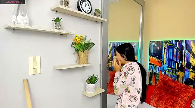 CristalLoren online show from February 6, 11:43 am