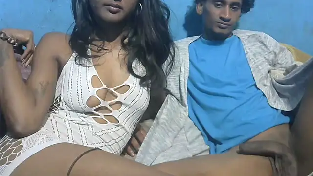 Snapshot of indiangeni20 chatting on December 13, 7:53 pm indiangeni20 online show from December 13, 7:53 pm