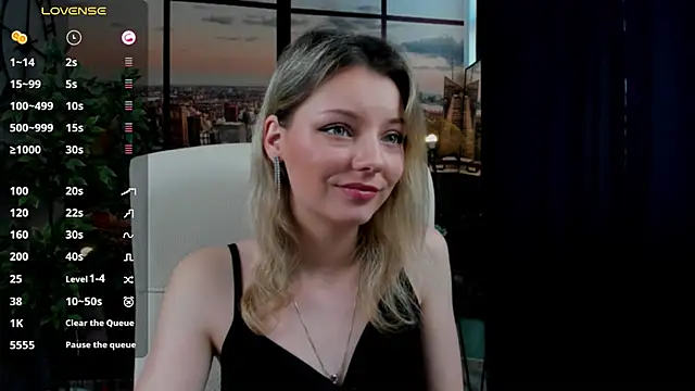 pretty little thing online show from January 26, 8:36 am