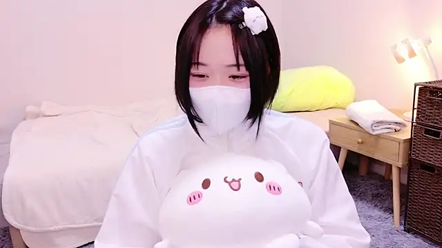 Snapshot of Mia--meow chatting on February 12, 12:44 pm Mia--meow online show from February 12, 12:44 pm