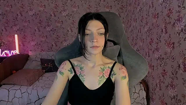 Lolly Haze online show from November 13, 4:00 am