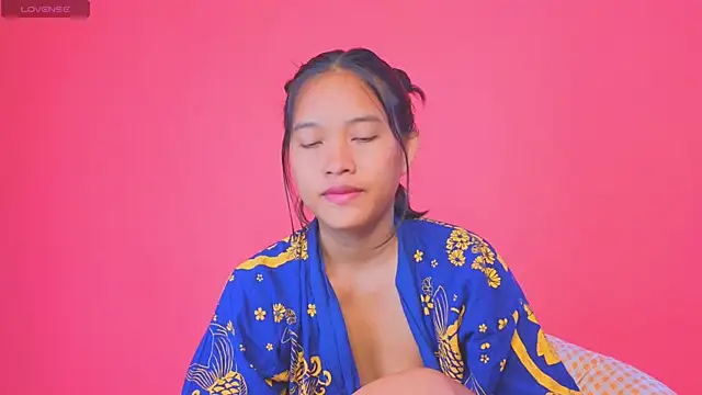 Natsu   online show from January 3, 1:59 am