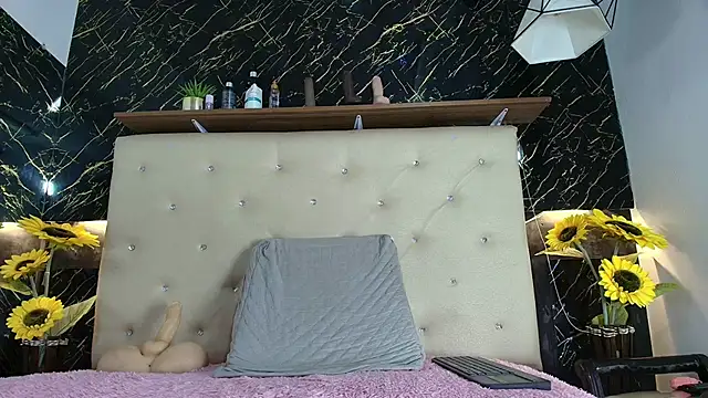 Alexa Smith   online show from October 7, 6:43 am