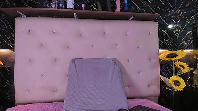 Alexa Smith   online show from October 8, 7:28 am