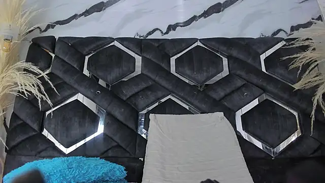 Alexa Smith   online show from December 4, 5:28 am