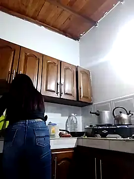 Dakary hot online show from December 14, 6:52 pm