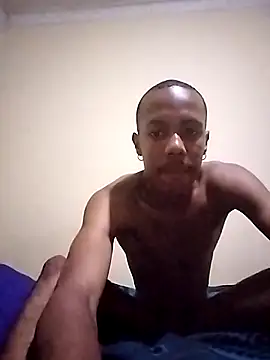 Snapshot of bobzerr chatting on November 13, 11:03 pm bobzerr online show from November 13, 11:03 pm