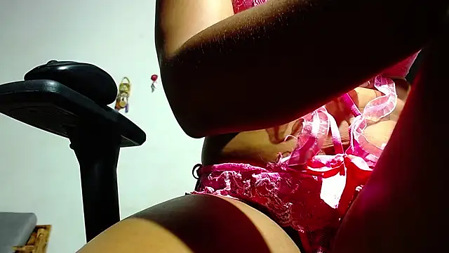 MielSquirt online show from October 4, 9:18 am