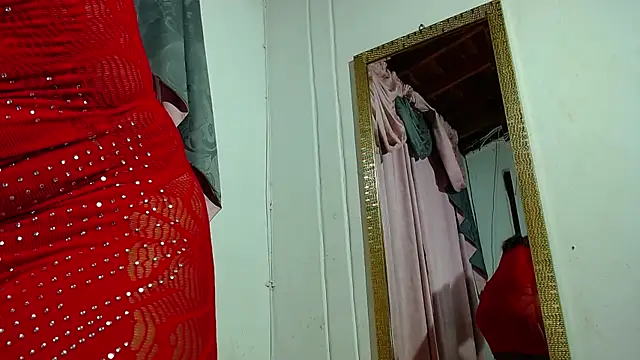 MielSquirt online show from October 8, 8:45 am