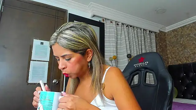 stella xue online show from February 28, 2:09 am