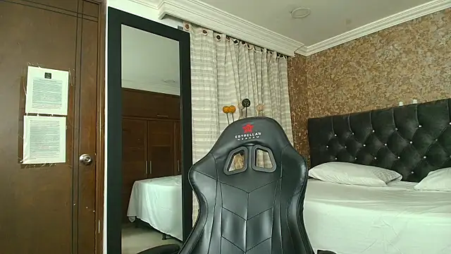 stella xue online show from March 20, 11:12 pm