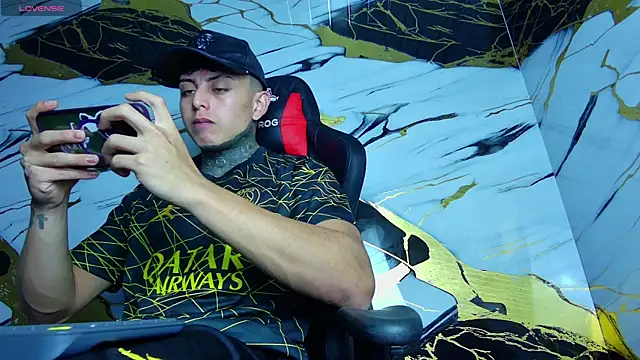 Kevin22 222 online show from March 16, 2:32 am