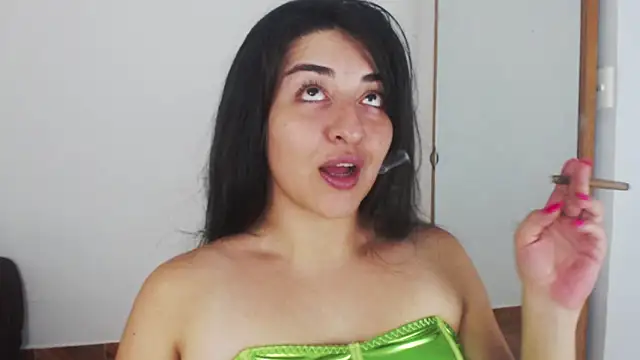 Snapshot of moritalatina chatting on September 26, 2:26 am moritalatina online show from September 26, 2:26 am