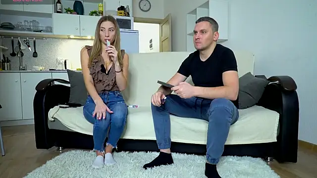 Snapshot of littlesweettifany chatting on December 9, 1:02 pm littlesweettifany online show from December 9, 1:02 pm