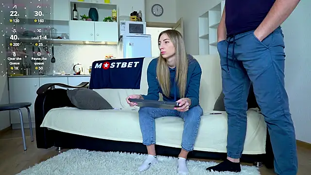 Snapshot of littlesweettifany chatting on December 12, 9:40 am littlesweettifany online show from December 12, 9:40 am