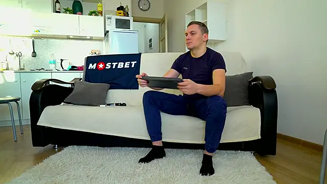 Snapshot of littlesweettifany chatting on December 18, 8:53 am littlesweettifany online show from December 18, 8:53 am