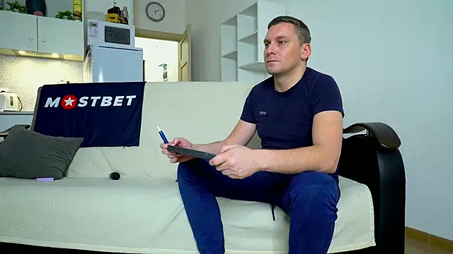 Snapshot of littlesweettifany chatting on December 18, 3:00 pm littlesweettifany online show from December 18, 3:00 pm