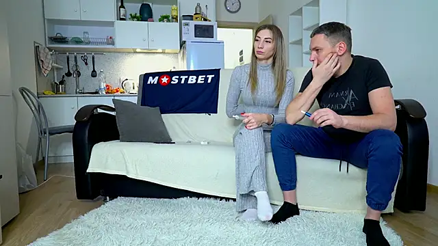 Snapshot of littlesweettifany chatting on January 9, 9:59 am littlesweettifany online show from January 9, 9:59 am