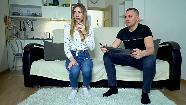 Snapshot of littlesweettifany chatting on January 23, 11:58 am littlesweettifany online show from January 23, 11:58 am