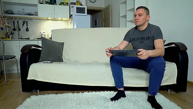 Snapshot of littlesweettifany chatting on February 5, 3:09 pm littlesweettifany online show from February 5, 3:09 pm