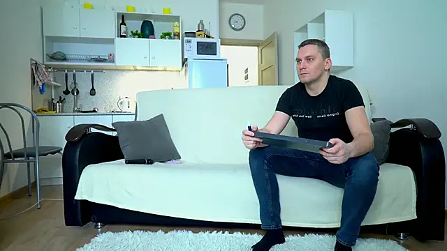 Snapshot of littlesweettifany chatting on February 10, 11:25 am littlesweettifany online show from February 10, 11:25 am