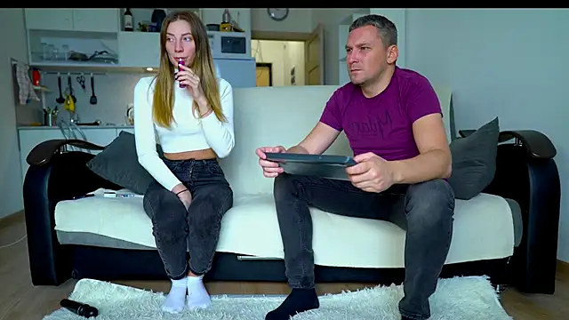 Snapshot of littlesweettifany chatting on October 6, 11:18 am littlesweettifany online show from October 6, 11:18 am