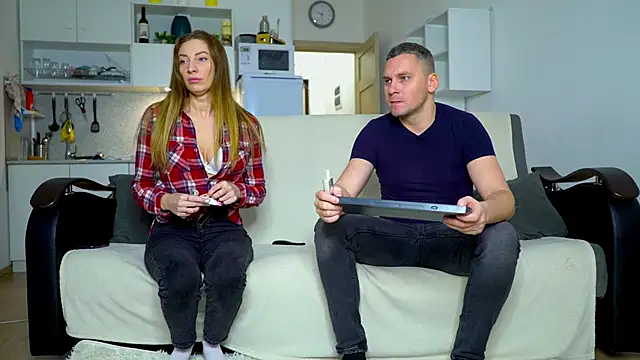 Snapshot of littlesweettifany chatting on November 29, 11:35 am littlesweettifany online show from November 29, 11:35 am