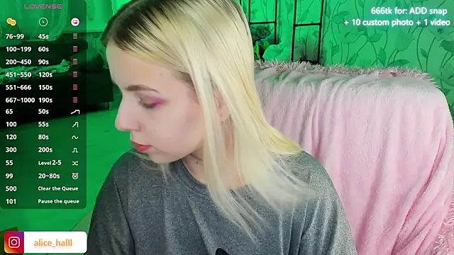 Snapshot of Alice_Halle chatting on December 9, 5:30 pm Alice Halle online show from December 9, 5:30 pm