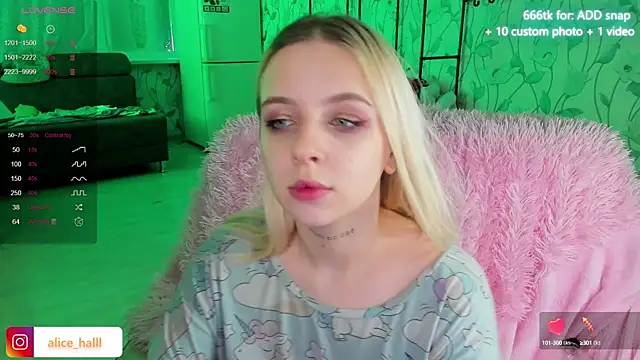 Snapshot of Alice_Halle chatting on December 14, 7:51 am Alice Halle online show from December 14, 7:51 am