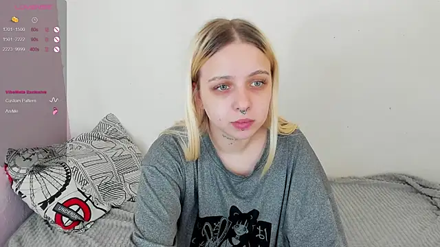 Snapshot of Alice_Halle chatting on January 18, 10:28 pm Alice Halle online show from January 18, 10:28 pm