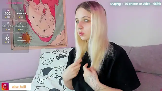 Snapshot of Alice_Halle chatting on March 5, 1:10 am Alice Halle online show from March 5, 1:10 am