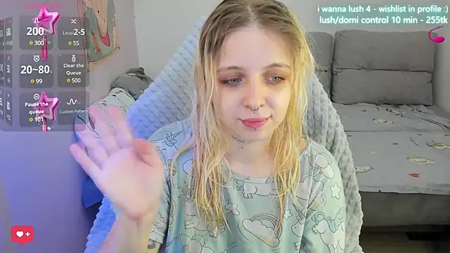 Snapshot of Alice_Halle chatting on March 22, 1:52 pm Alice Halle online show from March 22, 1:52 pm