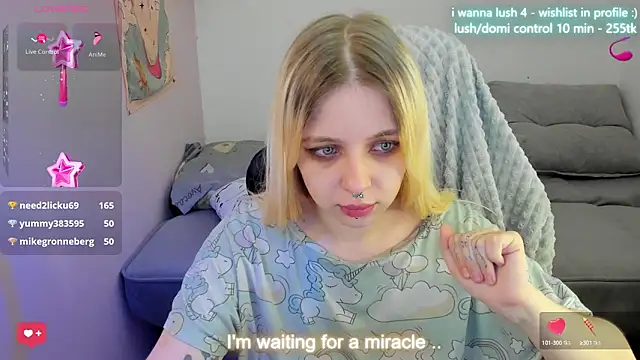 Snapshot of Alice_Halle chatting on March 22, 11:31 pm Alice Halle online show from March 22, 11:31 pm