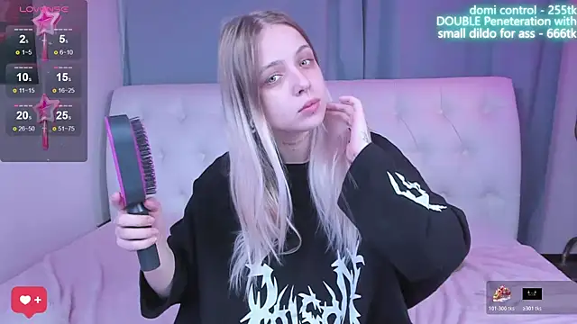 Snapshot of Alice_Halle chatting on October 26, 11:05 am Alice Halle online show from October 26, 11:05 am