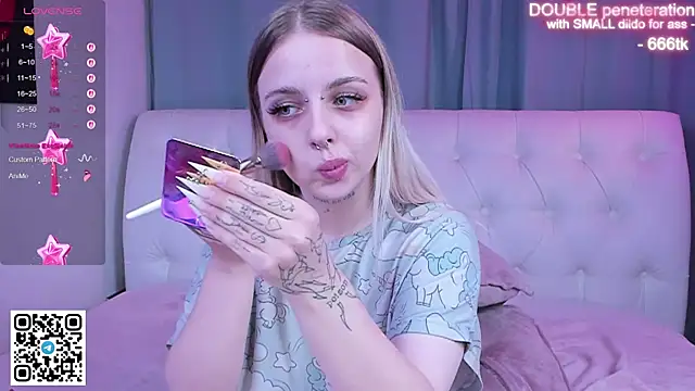 Snapshot of Alice_Halle chatting on November 9, 6:01 am Alice Halle online show from November 9, 6:01 am