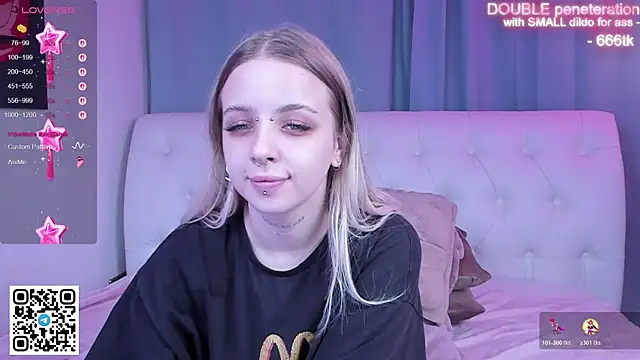 Snapshot of Alice_Halle chatting on November 11, 5:07 am Alice Halle online show from November 11, 5:07 am