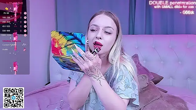 Snapshot of Alice_Halle chatting on November 13, 6:23 am Alice Halle online show from November 13, 6:23 am