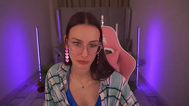 CozyMell online show from March 3, 2:04 pm