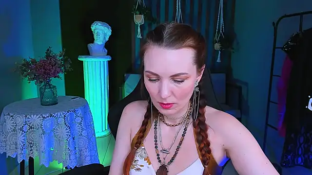 Snapshot of VandaRossi chatting on February 7, 11:12 am VandaRossi online show from February 7, 11:12 am