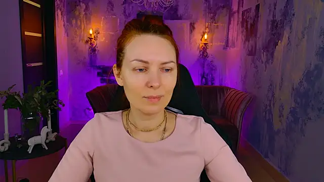 Snapshot of VandaRossi chatting on February 21, 5:13 am VandaRossi online show from February 21, 5:13 am