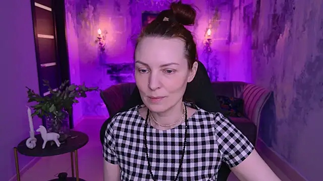 Snapshot of VandaRossi chatting on March 2, 5:12 am VandaRossi online show from March 2, 5:12 am