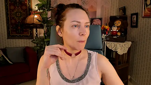 Snapshot of VandaRossi chatting on March 21, 9:34 am VandaRossi online show from March 21, 9:34 am