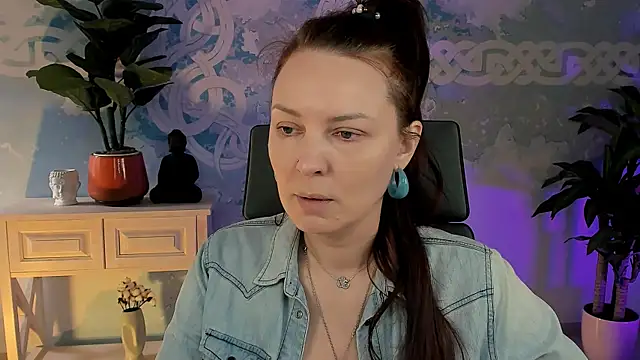 Snapshot of VandaRossi chatting on September 22, 8:16 am VandaRossi online show from September 22, 8:16 am