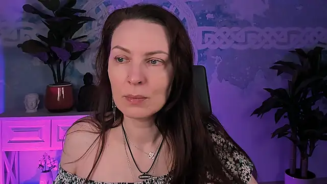 Snapshot of VandaRossi chatting on November 10, 9:30 am VandaRossi online show from November 10, 9:30 am