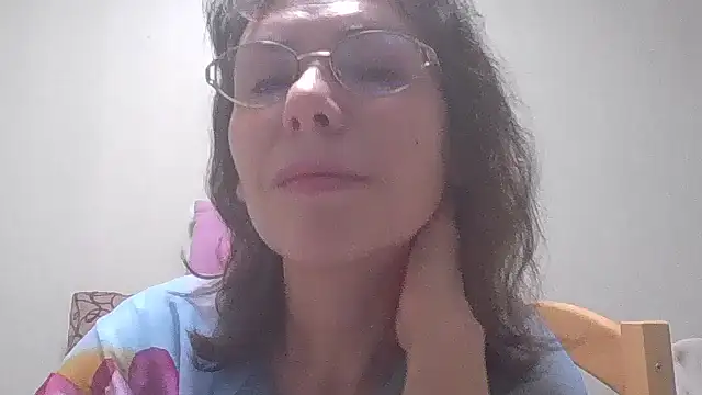 HollyJewel online show from February 12, 8:29 pm