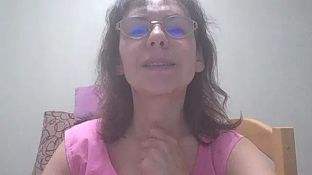 HollyJewel online show from February 25, 6:20 pm