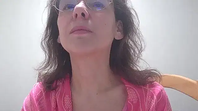 HollyJewel online show from March 21, 4:40 pm