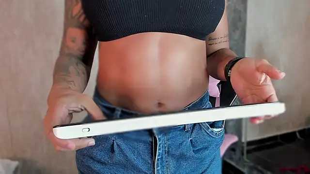 Cleopatra Fit online show from March 5, 11:49 am