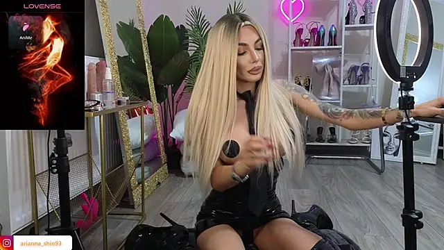 ArianaArianna online show from November 5, 8:09 pm